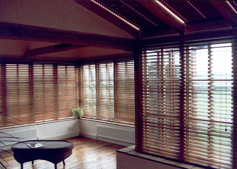 How To Clean Venetian Blinds