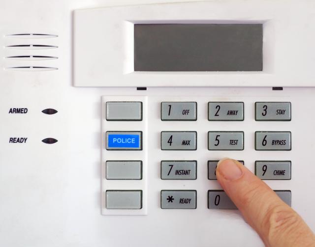 Alarm System Reviews: Who And How To Trust