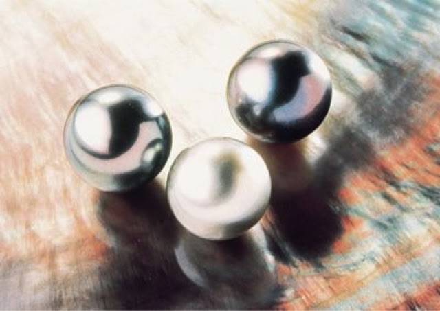 What A Person Needs To Know When Buying Pearl Jewelry