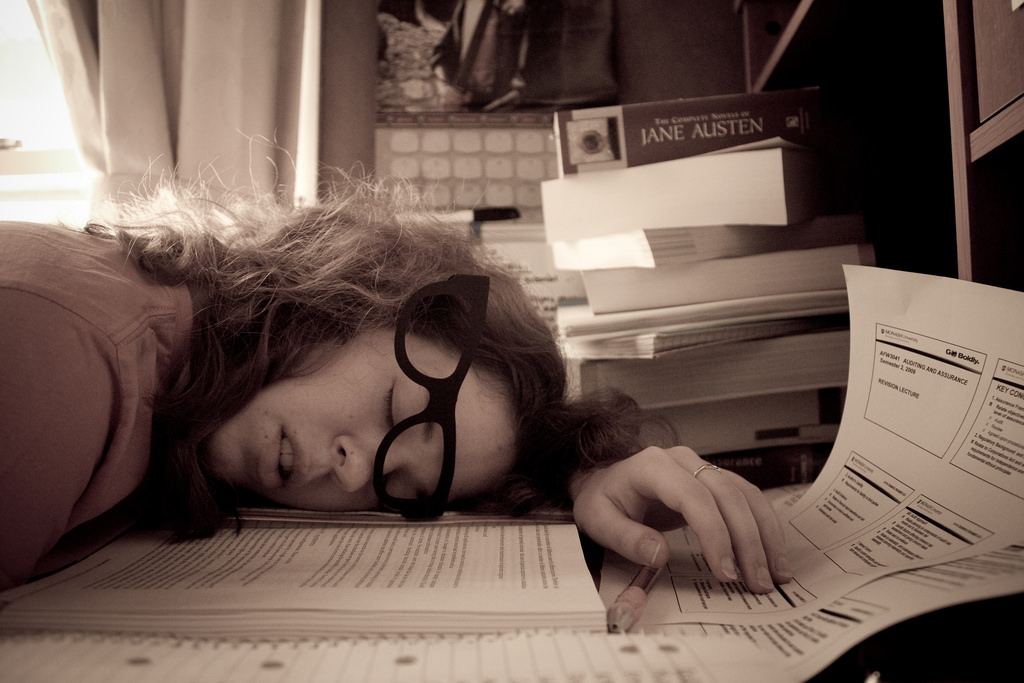 Adrenal Fatigue Syndrome and How It Affects College Students