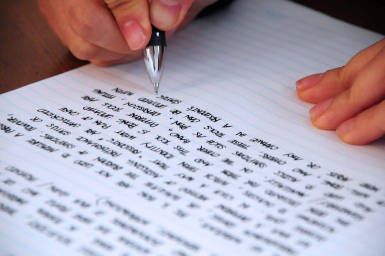 Valuable Hints To Proofread Your Academic Written Assignment
