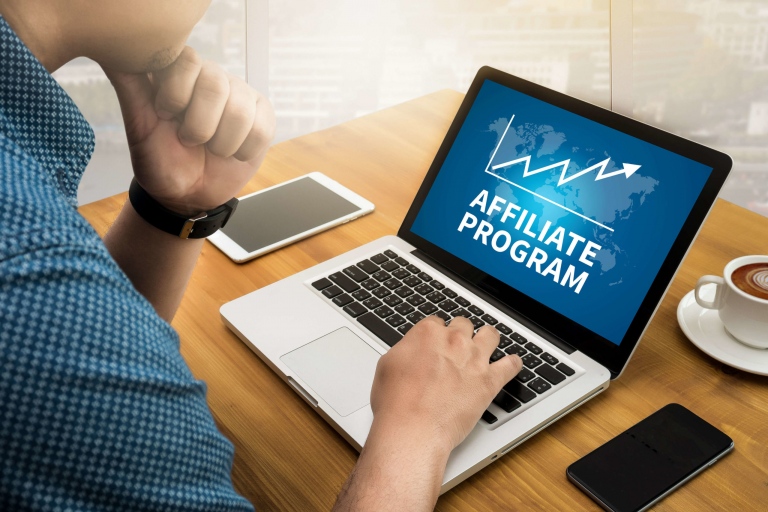 Top SaaS Affiliate Programs To Earn Extra Money